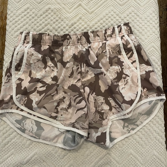 Calvin Klein Running Shorts - Picture 4 of 5